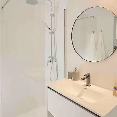 Apartamento Con Terraza En El Centro De *