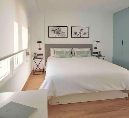 Apartamento Con Terraza En El Centro De *