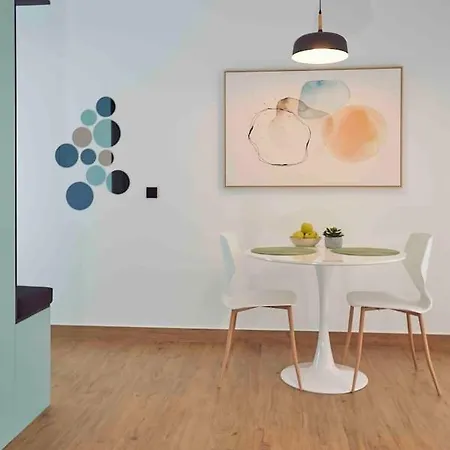 Apartamento Con Terraza En El Centro De *